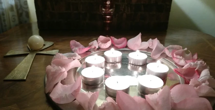 Conecte-se com o Divino interior e descubra a verdadeira essência do amor e gratidão.