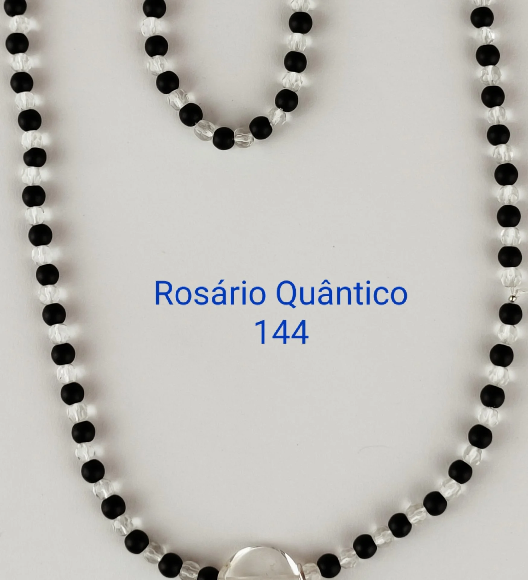 O uso do Rosário Quântico 144 como ferramenta de oração profunda e conexão com o Eu Sagrado e a Fonte Criadora.