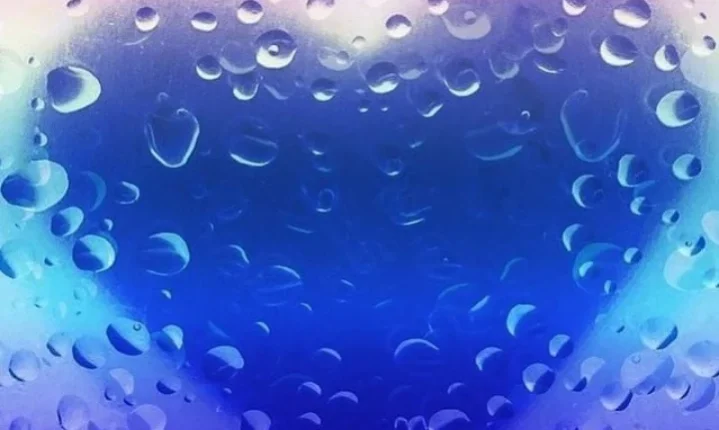 Mensagem inspiradora sobre a força do coração iluminado e a capacidade de transformar a realidade.