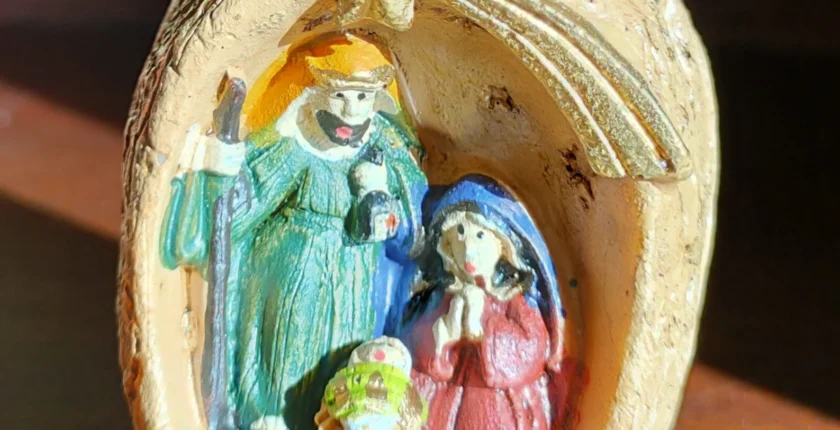 O verdadeiro significado do Advento, refletindo sobre a chegada e a preparação espiritual para o Natal e a segunda chegada.