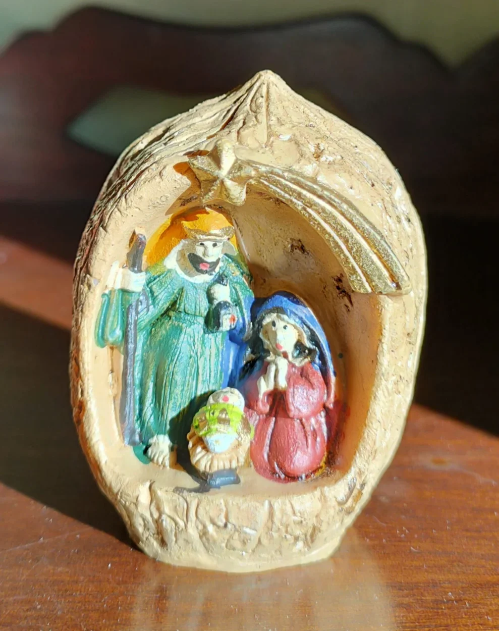 O verdadeiro significado do Advento, refletindo sobre a chegada e a preparação espiritual para o Natal e a segunda chegada.