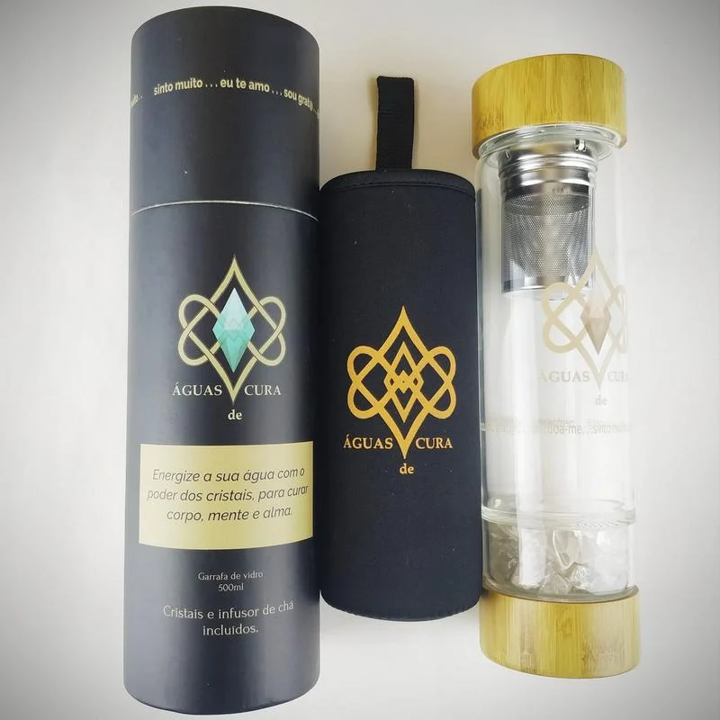 Garrafa de bambu com cristal de Quartzo da marca Água de Cura.