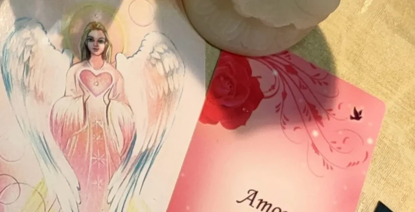 A intensa presença de Mãe Maria e a energia de amor envolveram a sintonização do Reiki Mariel, trazendo cura e paz.