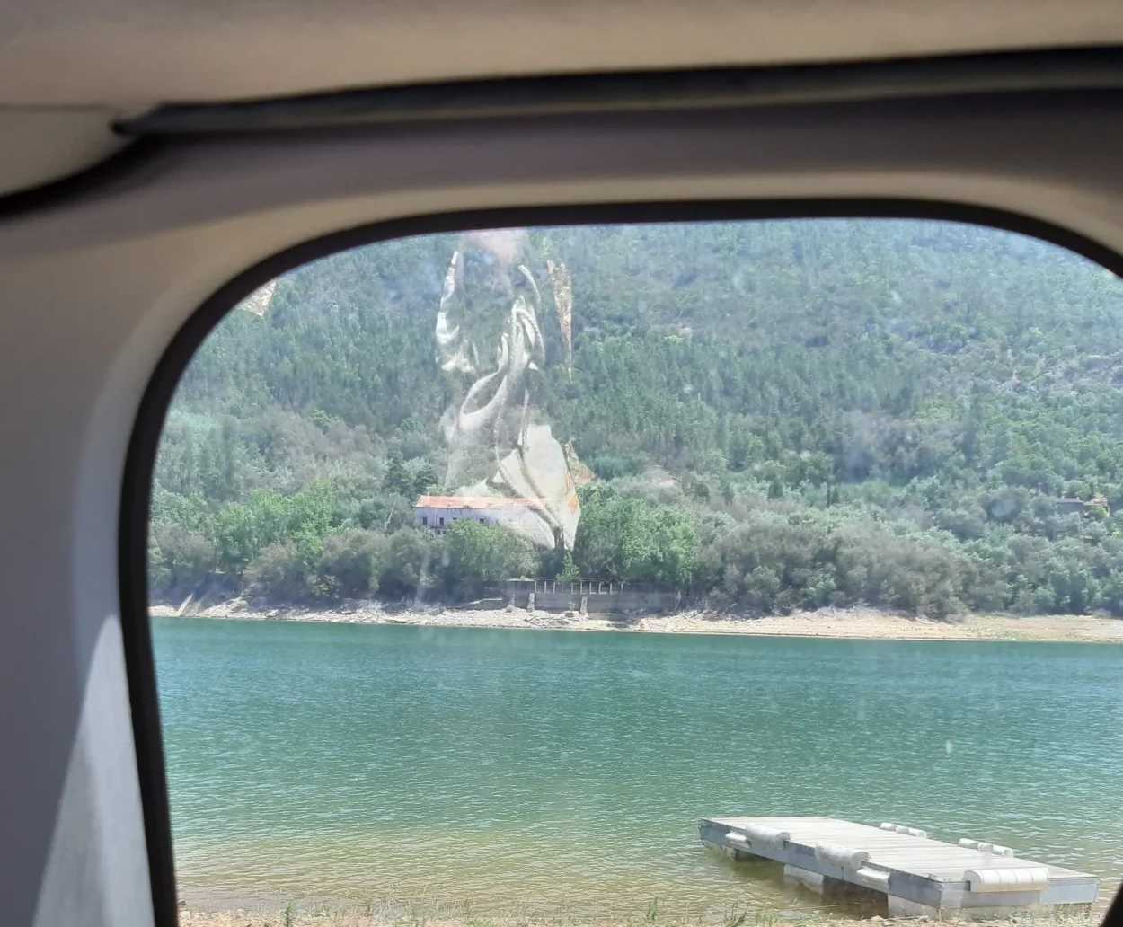 Uma jornada espiritual de conexão profunda, onde o coração e a alma se nutriram de amor e energia transformadora.