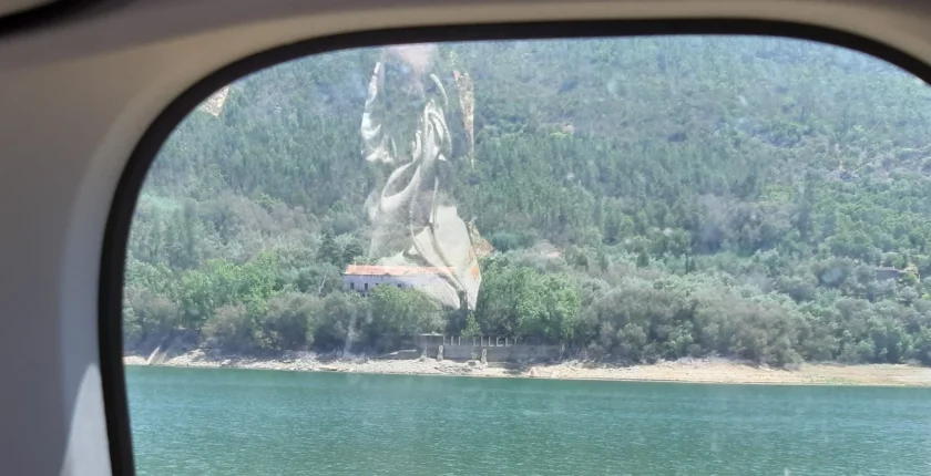 Uma jornada espiritual de conexão profunda, onde o coração e a alma se nutriram de amor e energia transformadora.