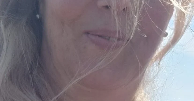 Reflexão sobre a conexão entre vento, respiração e espírito, destacando o seu papel na renovação e purificação da vida.