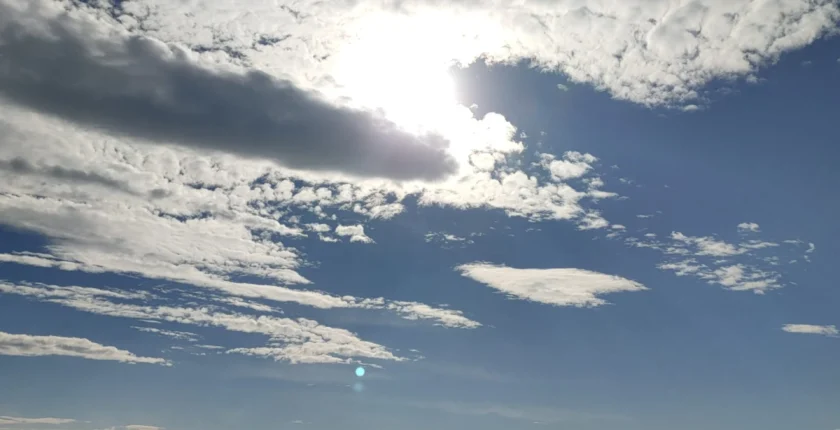 Reflexão sobre como a espiritualização nos permite aceder aos códigos divinos internos, revelando a nossa conexão com a Divindade.