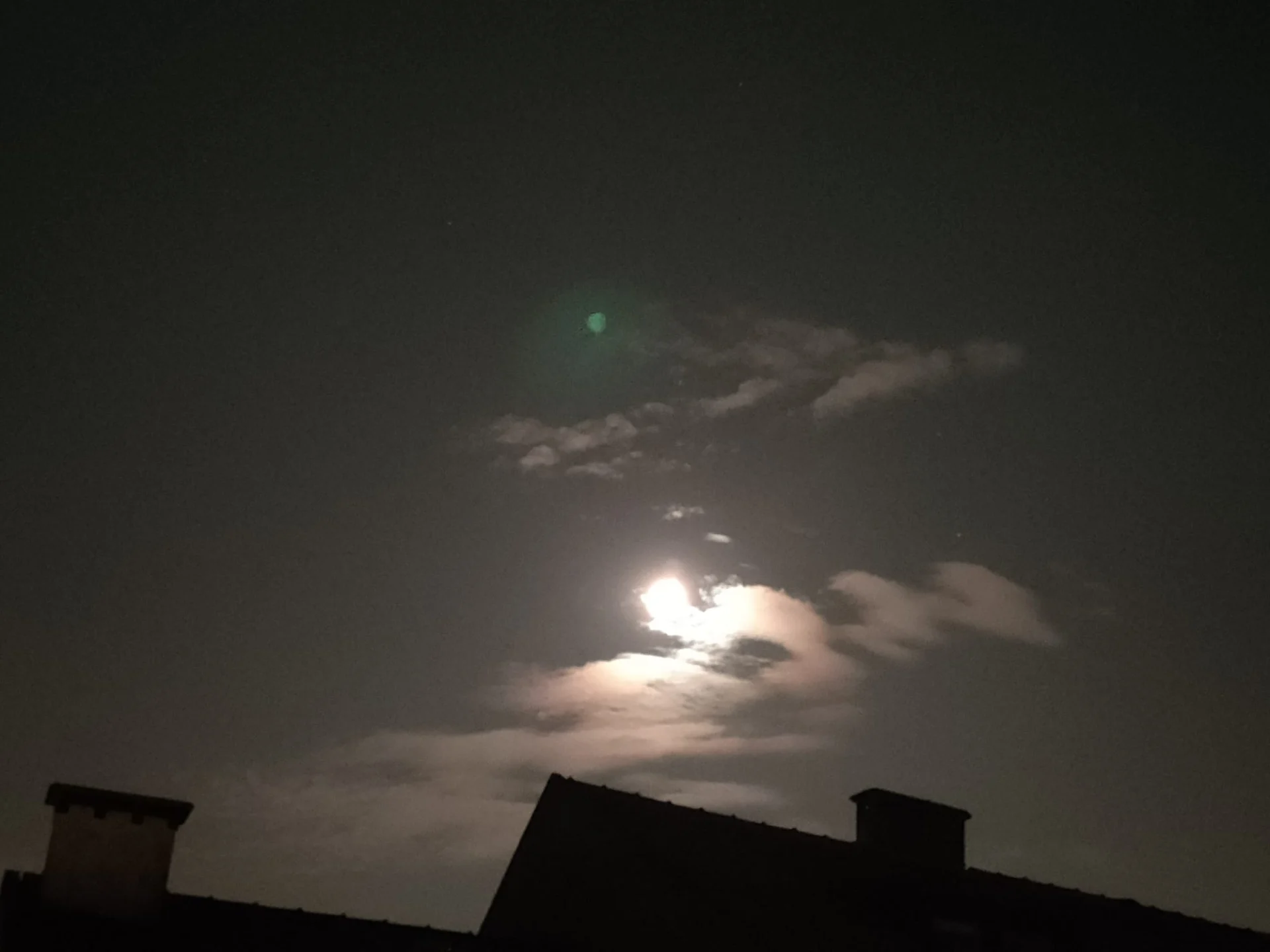 Meditação e Conexão com o Cristo Cósmico durante a Lua Cheia de Gémeos.