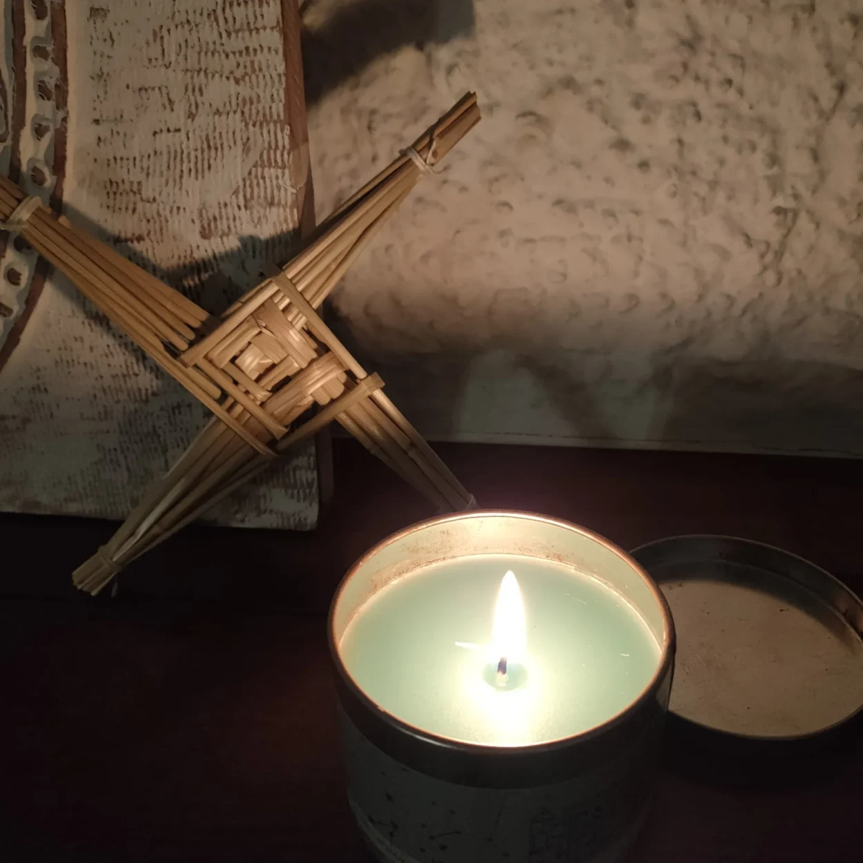 A Chama de Brigid acesa durante o Portal 7-7-7, simbolizando