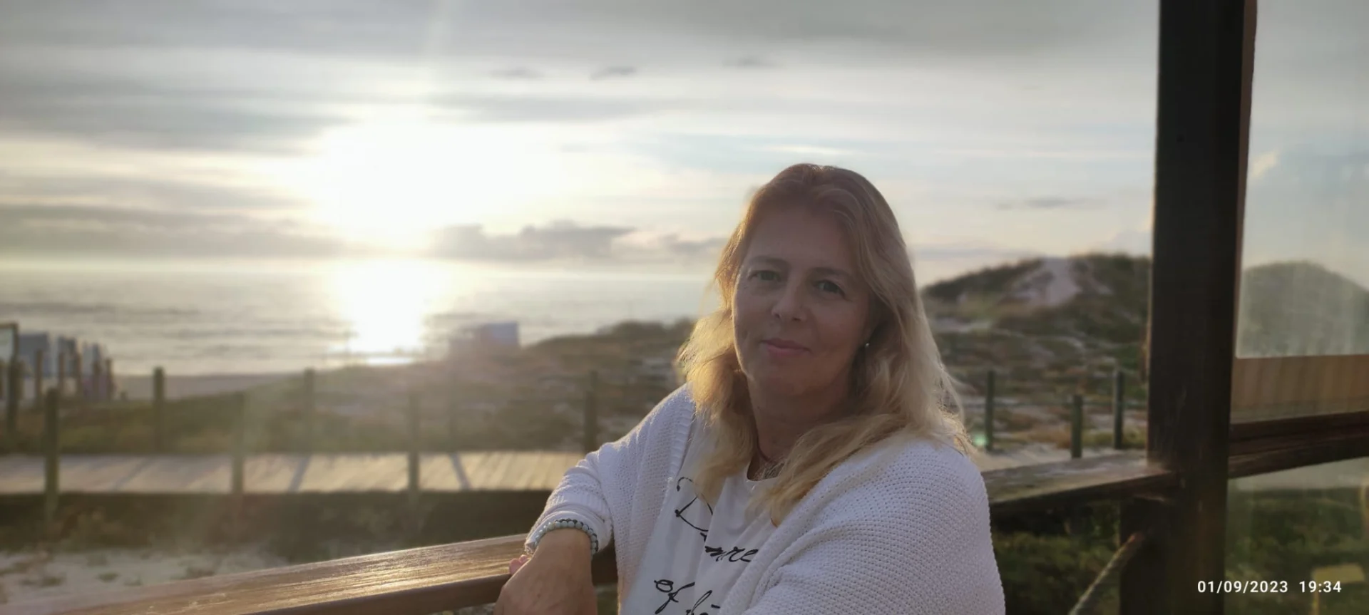 A luz divina ilumina os caminhos de setembro, trazendo harmonia e equilíbrio para o físico, emocional, mental e espiritual.