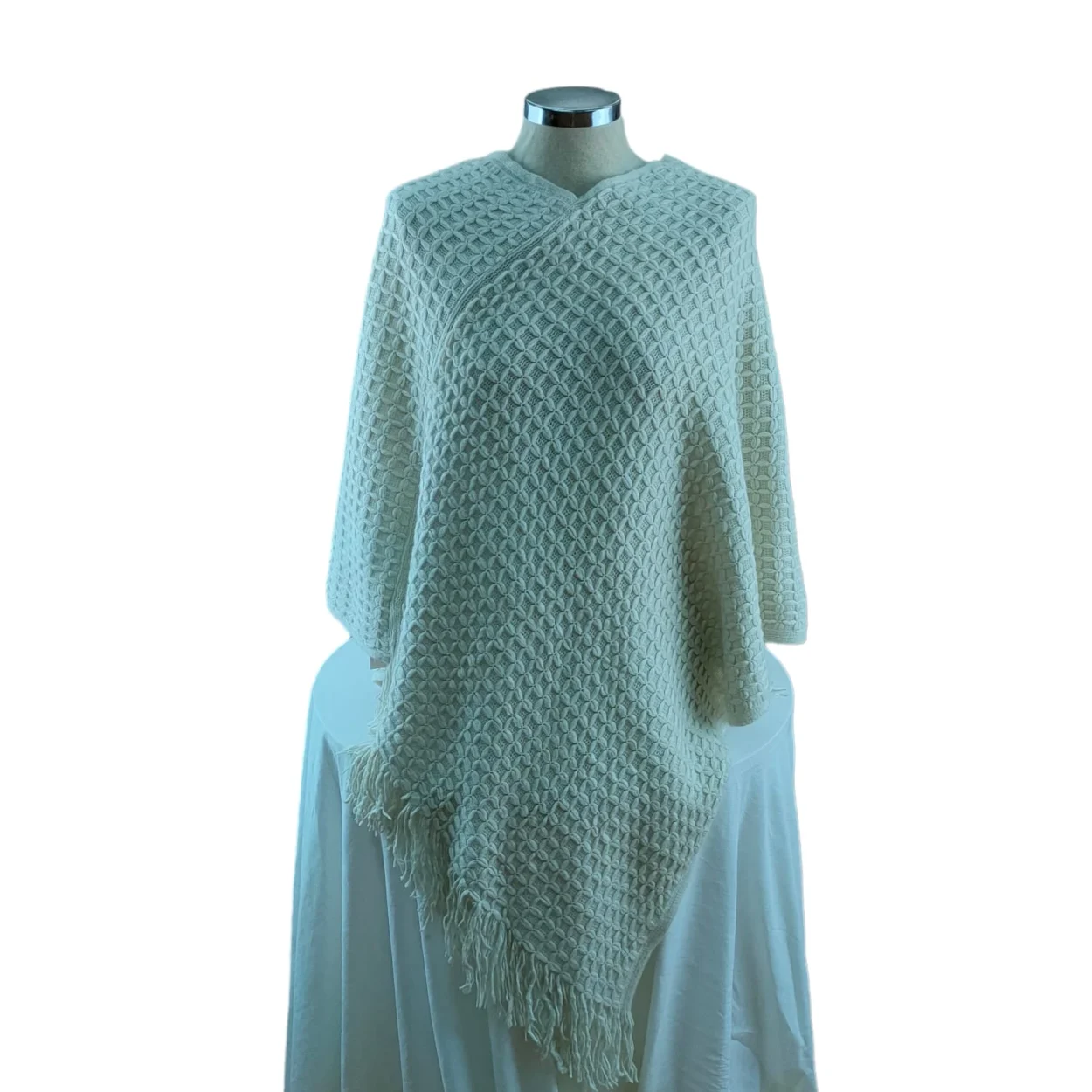 Poncho de Meditação com franja, leve, quente e elegante.