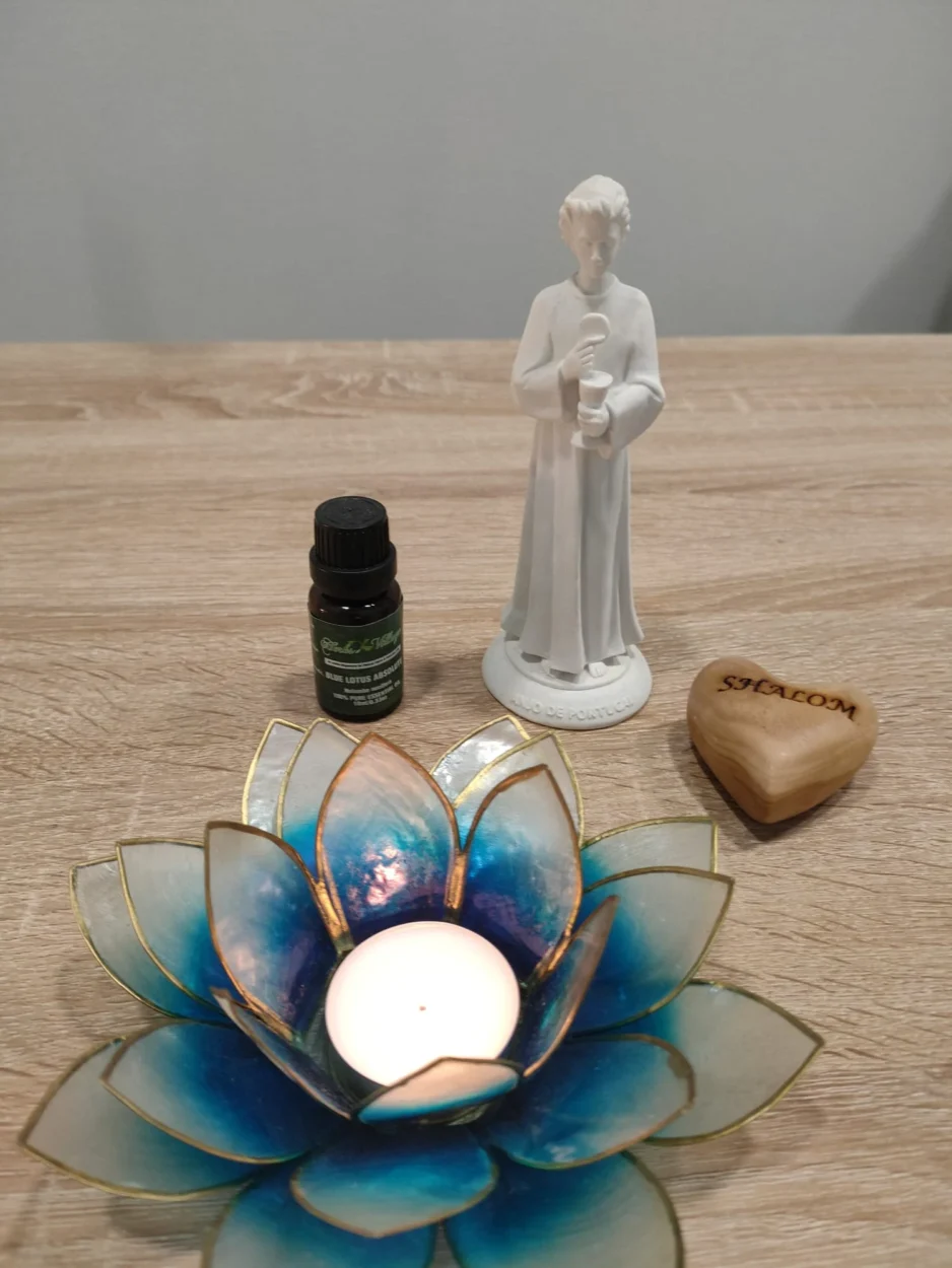 Homenagem ao Anjo de Portugal e à Chama de Brigid, destacando a união sagrada entre os Corações de Jesus e Maria.