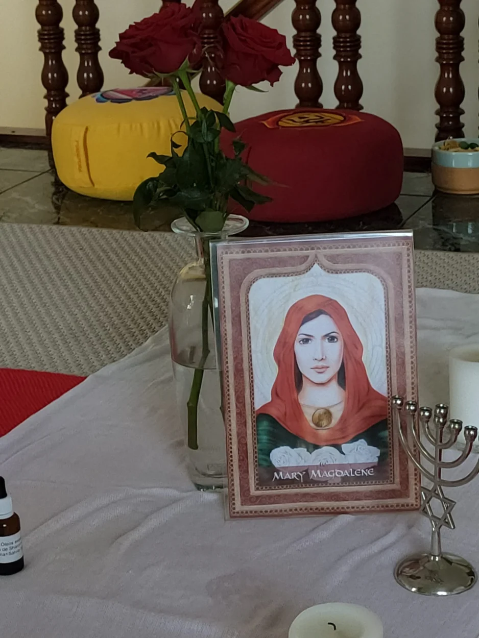 Encontro de união e amor divino, recebendo a energia de Maria Madalena.