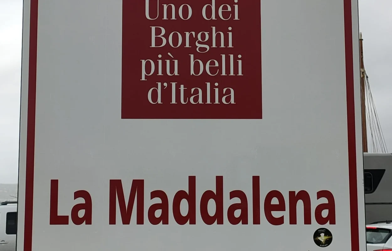 Reflexão sobre a experiência no Arquipélago de La Maddalena, na Costa Esmeralda da Sardenha, e a conexão com a Frequência Esmeralda.