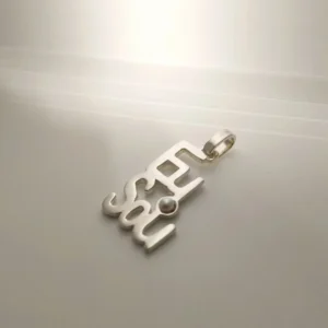 Pendente EU SOU em prata 925 com pérola natural, símbolo de conexão espiritual e expansão da consciência. 2