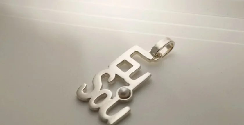 Pendente "EU SOU" criado para fortalecer a conexão com a Presença EU SOU.